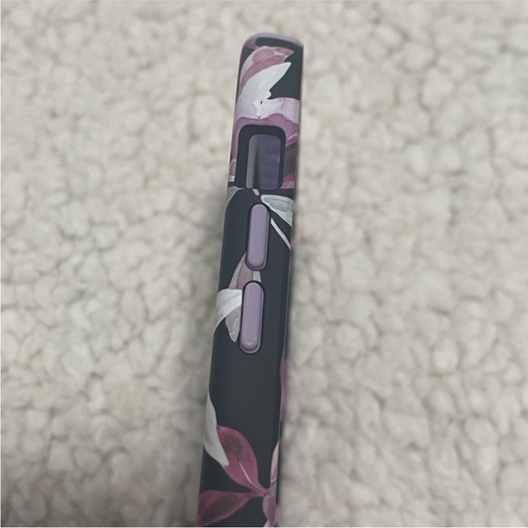 Speck Presidio spring purple iPhone 14 Pro Max Mag Safe - Picture 4 of 7